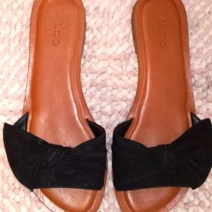 Black Flats NWOT size 7.5. Aldo brand.